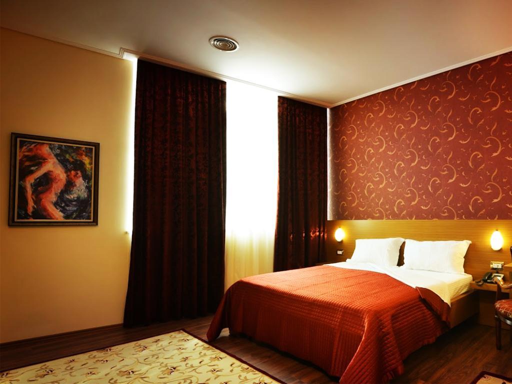 Hotel Austria Tirana Zewnętrze zdjęcie