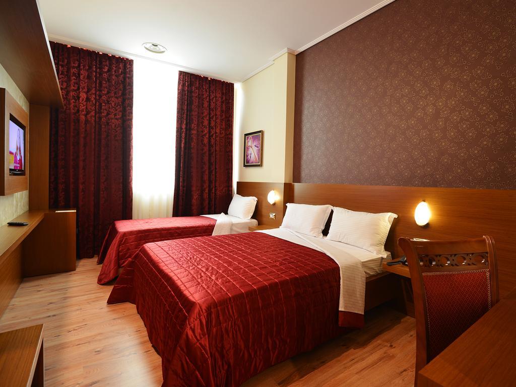 Hotel Austria Tirana Zewnętrze zdjęcie