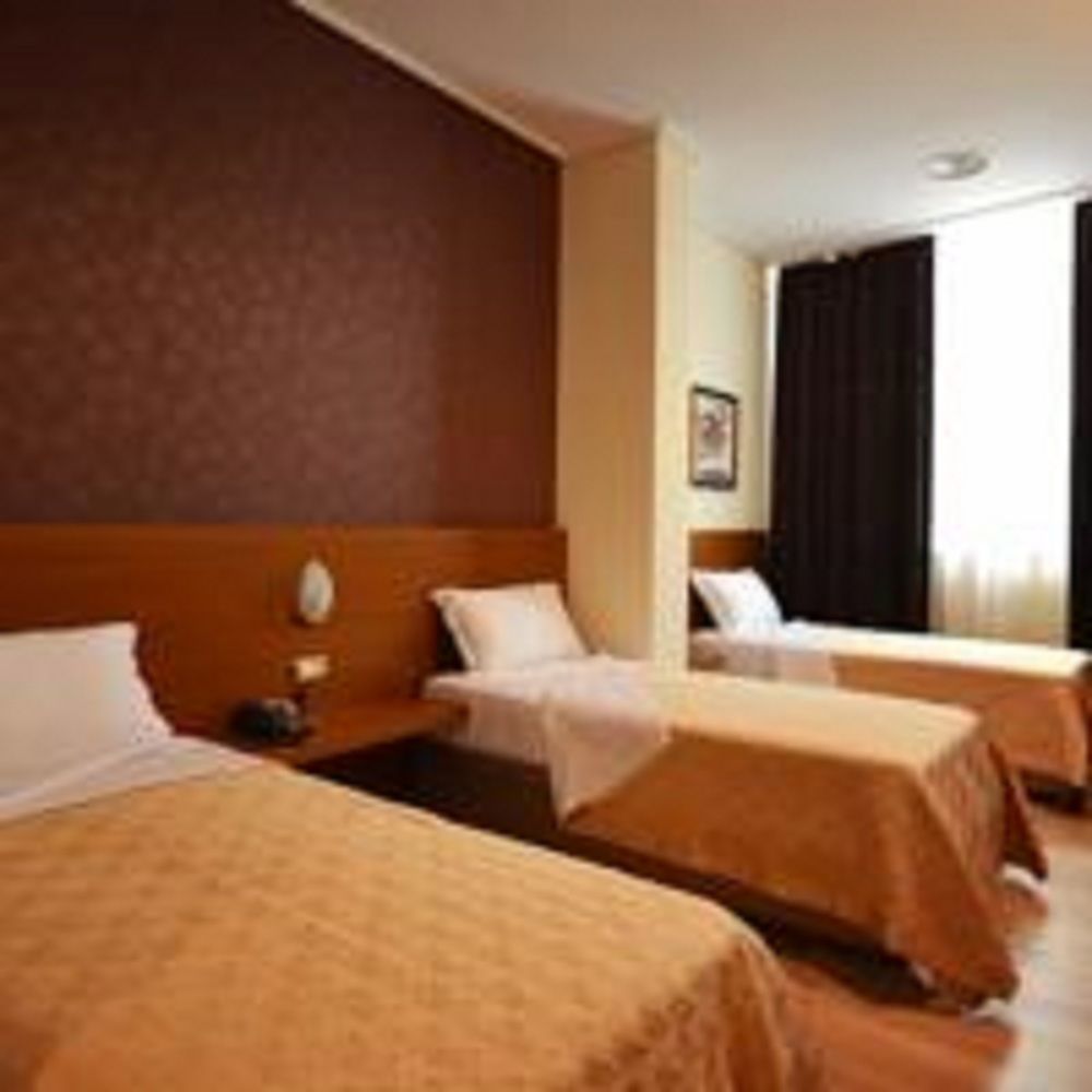 Hotel Austria Tirana Zewnętrze zdjęcie